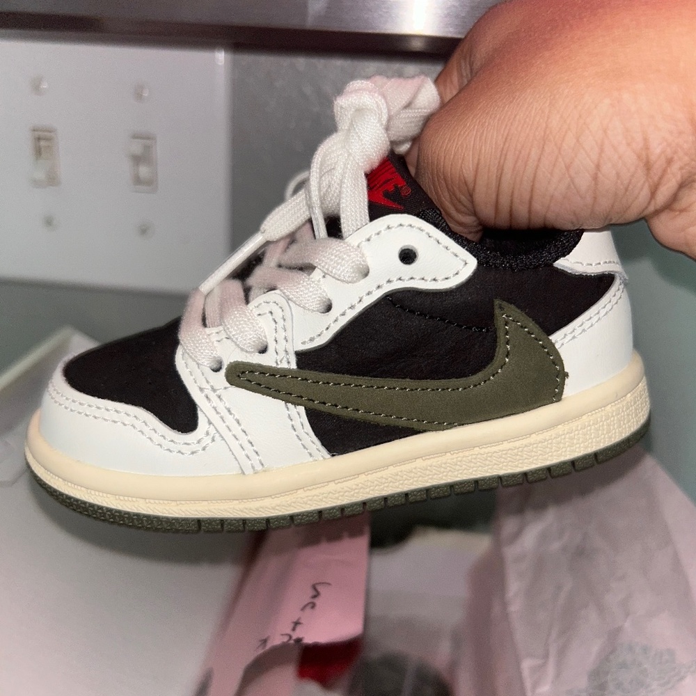 Jordan 1 Low Travis Scott - Olive